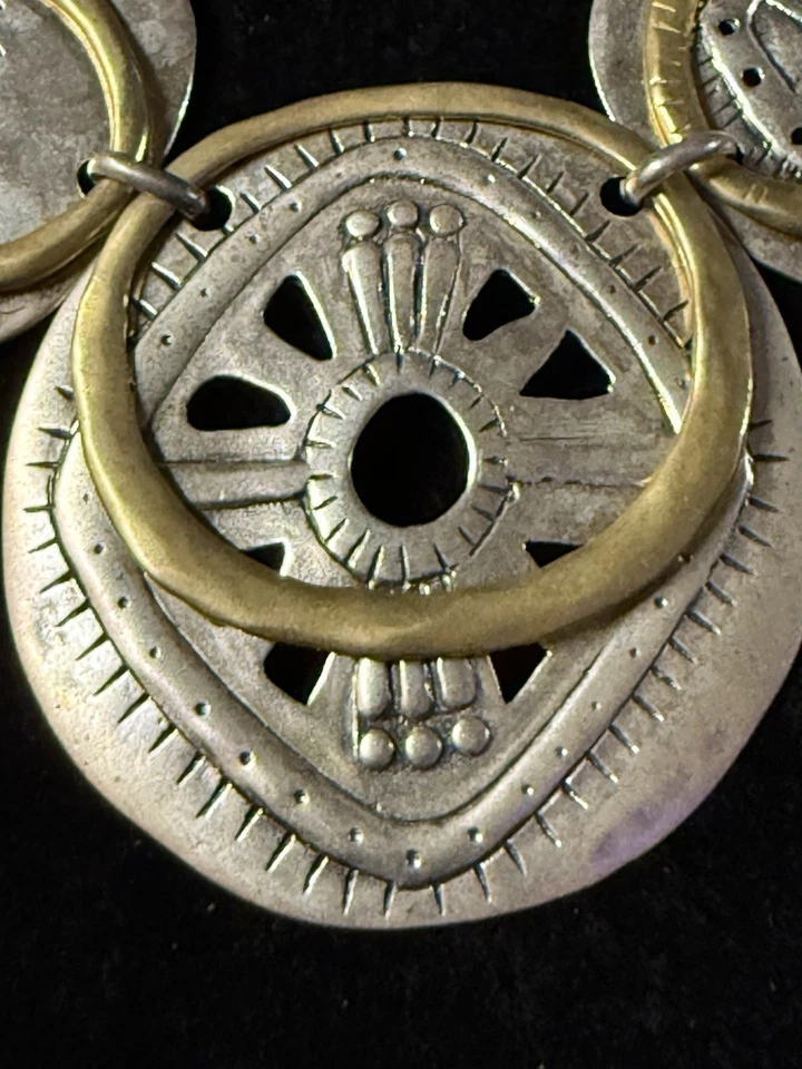 Collar Babero Silpada Plata de Ley 925 y Latón Boho Grabado Disco Distintivo Foto 3 de 4