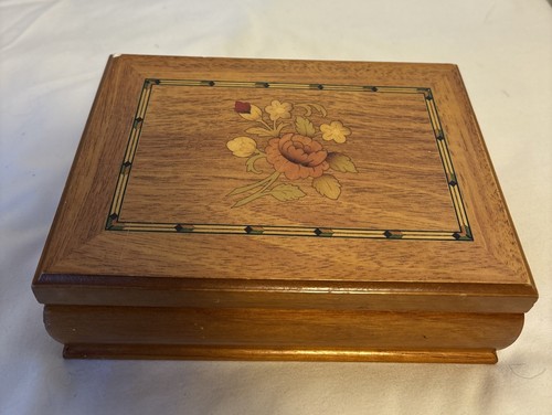 Vintage Wooden Jewellery Box Mele. See Description