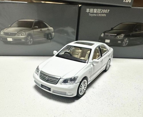 JKM 1:64 Toyota Crown Diecast Metal Model Car Collection New in Box - Picture 9 of 11
