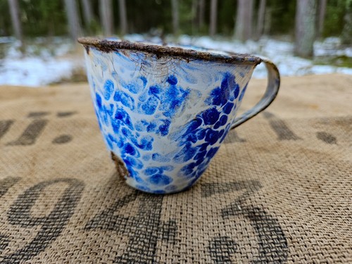 WWI ORIGINAL GERMAN ENAMEL STEEL CUP MUG RELIC from CHRISTMAS BATTLES - Picture 3 of 8