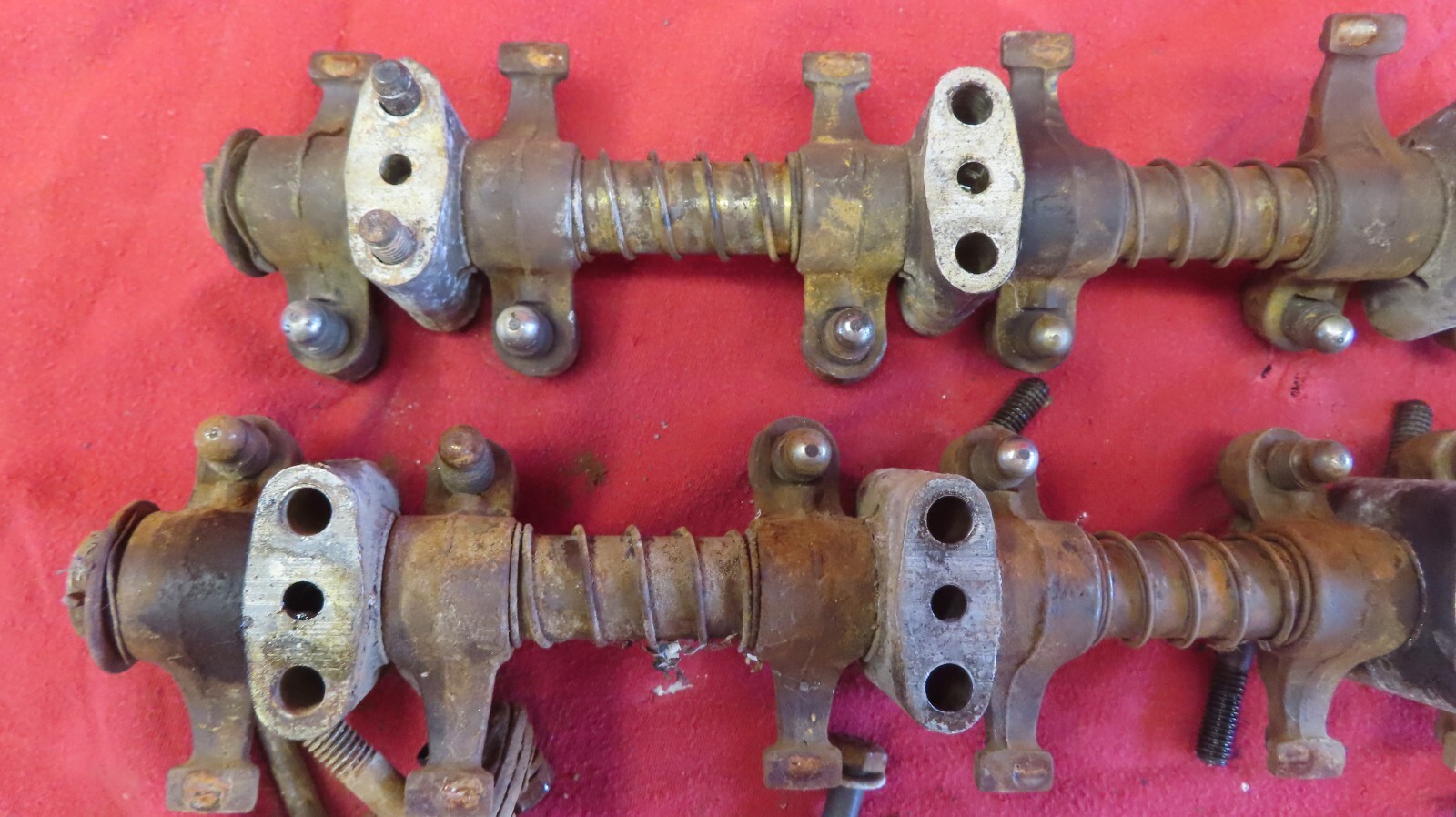 Ford YBlock V8 19551964 Engine Rocker Arm Assemblies and Pushrods 272