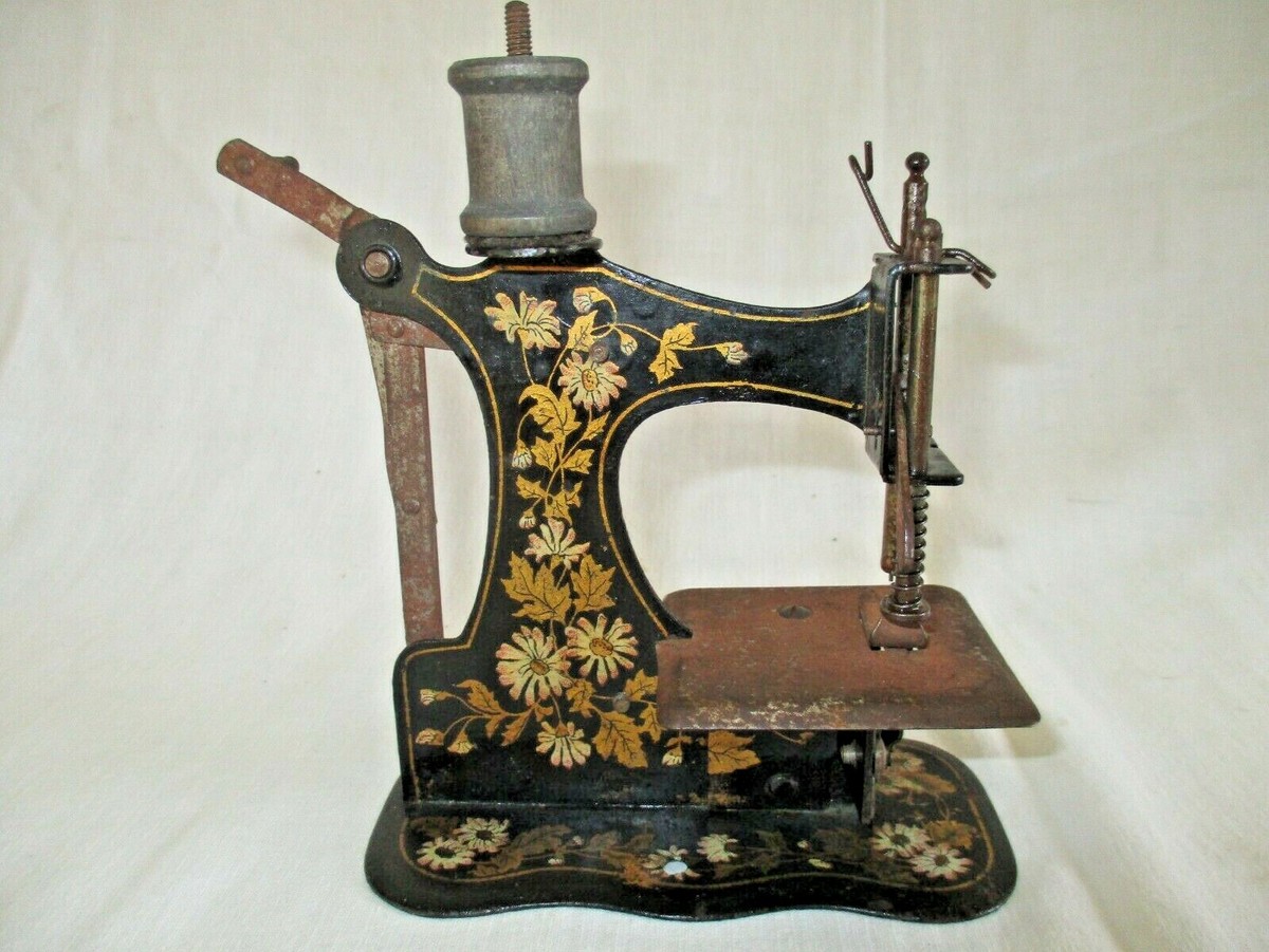 Ancienne Machine à Coudre Miniature De Poupée – Jouet En Tôle Dorée – époque Napoléon III