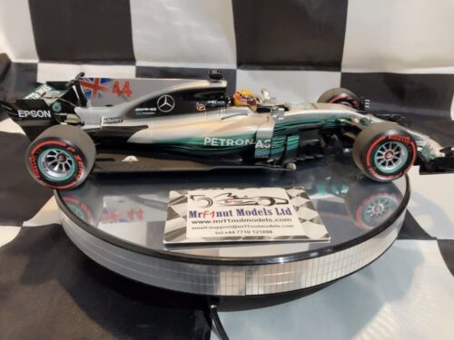 1:18 MINICHAMPS 186170044 Lewis Hamilton Mercedes AMG W08 Welt Champion 2017 - Bild 23 von 24