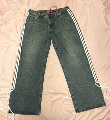 edikted Wide-Leg Blue Denim Jeans Medium Wash Side Stripe Bow Accents Pockets
