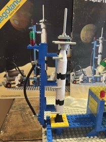 LEGO SPACE 483 ALPHA-1 ROCKET BASE COMPLETE w Instructions Box Parts Hollow Figs