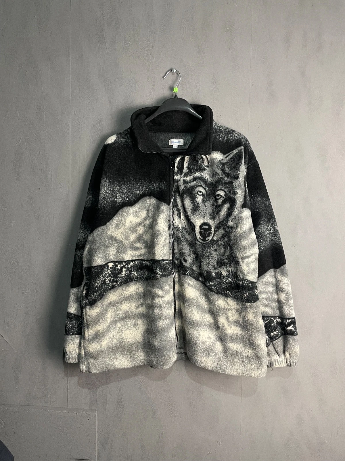 Vintage sherpa jacket with wolfes sweater