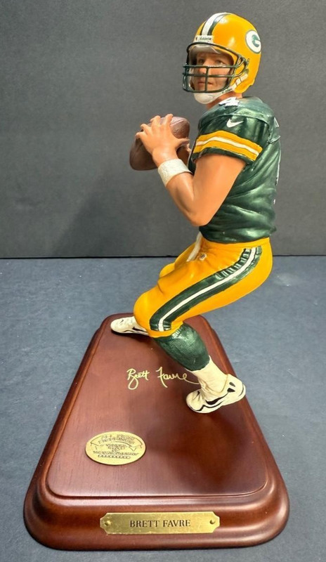 Brett Favre Green Bay Packers Danbury Mint All Star Figurine w Wood Base NIB