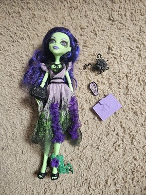 Monster High Doll Amanita Nightshade Gloom And Bloom 2011 ACCESSORIES