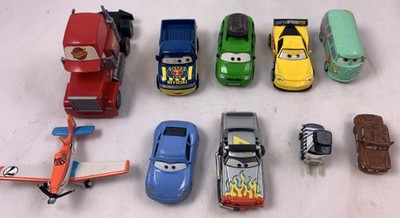 Mattel Disney Pixar Cars Planes Konvolut 1:55 Metall 10 Stück Fahrzeuge Figuren