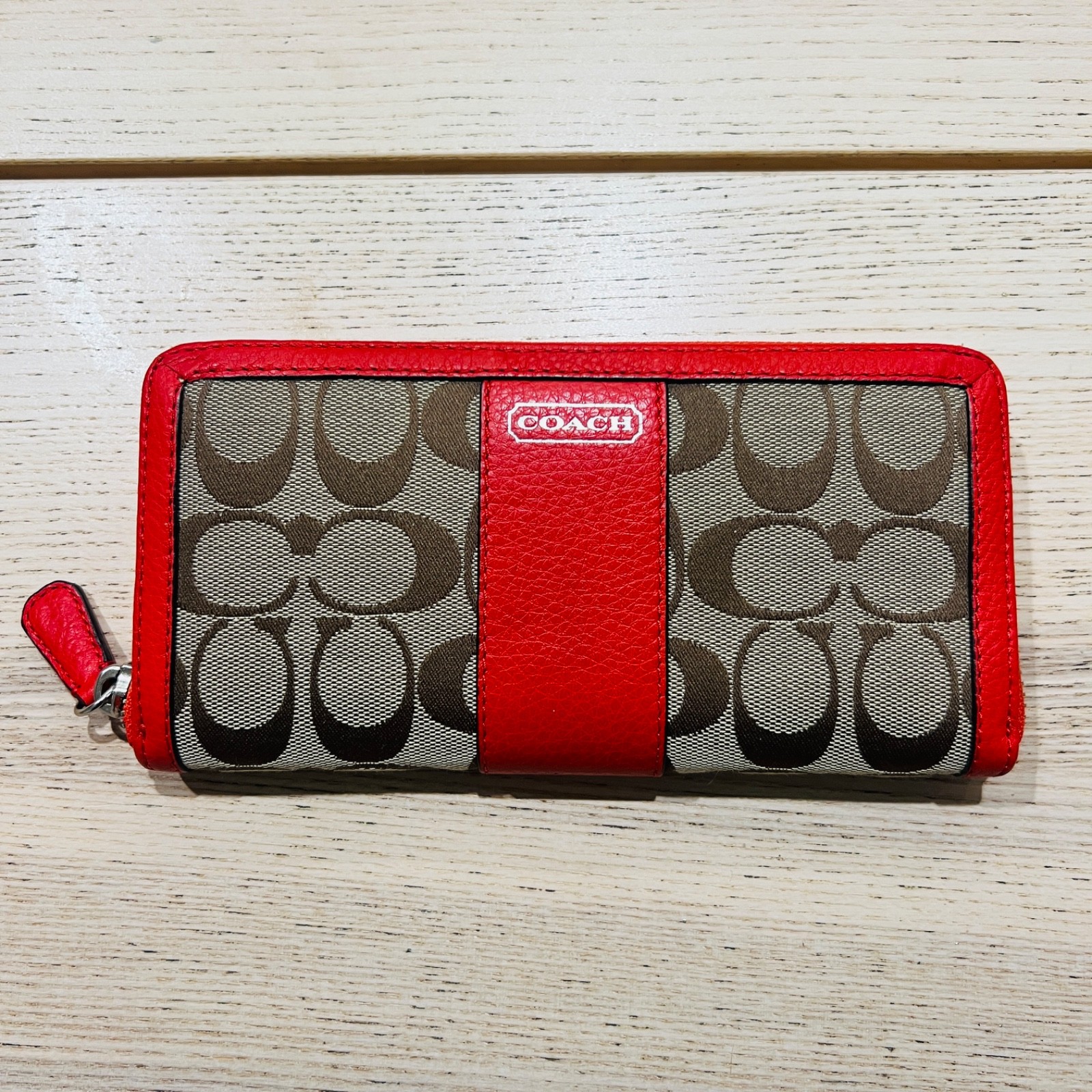 NWT Coach Canvas Leather SIGNATURE ACCORDION ZIP WALLET F49159 KHAKI VERMILLION thumbnail 2