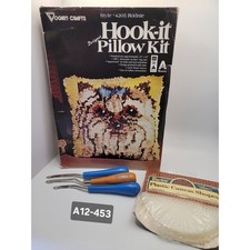 VTG Vogart Crafts Hook it Pillow Kit w/additional supplies A12-453