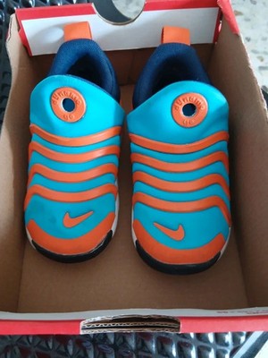 Nike Kinderschuhe, sehr gut, Farbe orange und blau