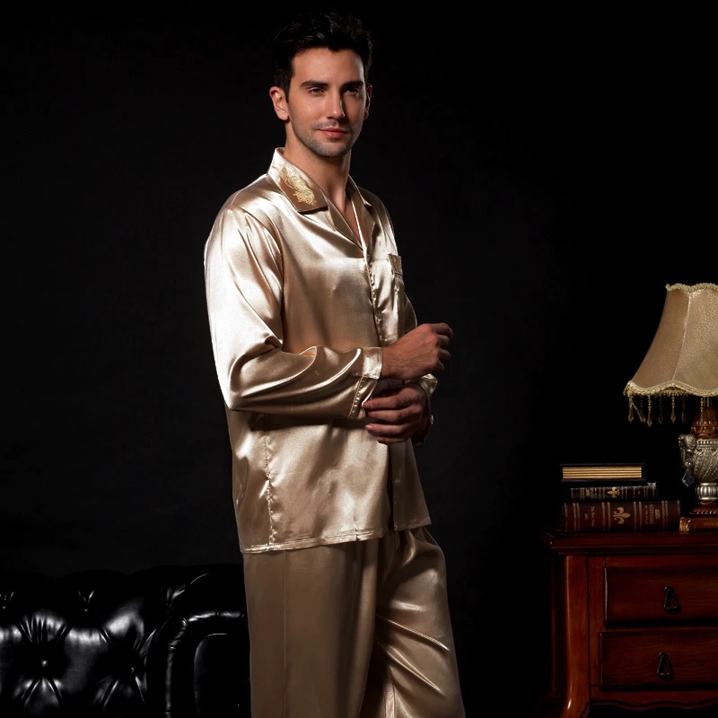 NUEVO CON ETIQUETAS 2 PIEZAS Pijamas de satén de seda para hombre Prendas para dormir Pijamas PJS Manga larga M009 M L Foto 2 de 4