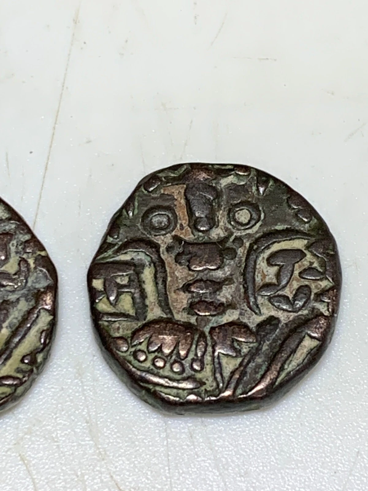 2 ANCIENNE PIECE DE MONNAIE EN BRONZE EPOQUE GAULE - Photo 3/7