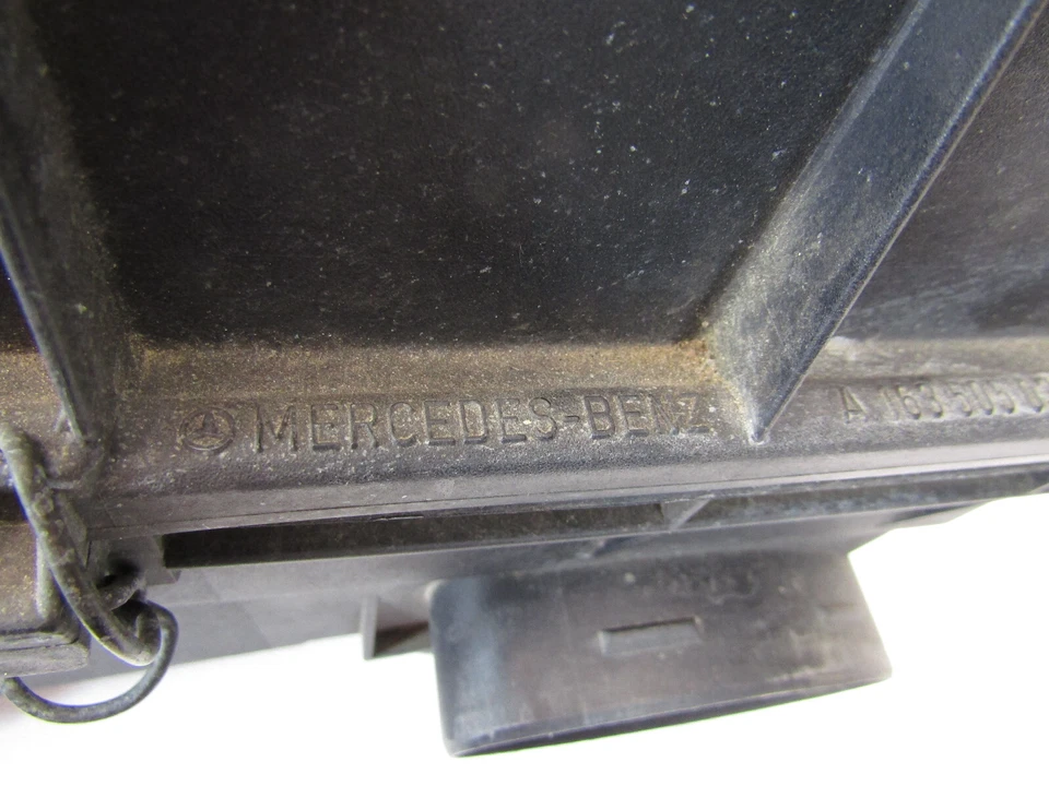 1997-2001 Mercedes ML430 Air Intake Filter Cleaner Housing OEM - Image 4 of 4