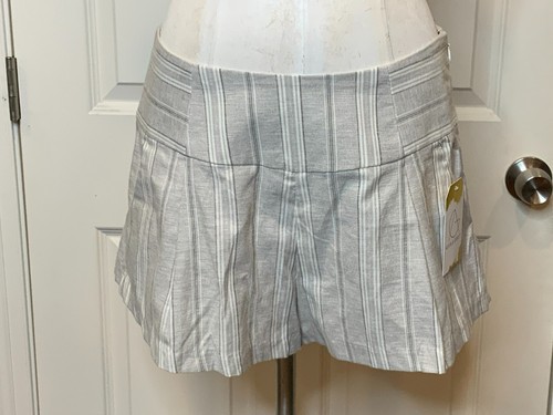 Free People grau & weiß gestreifte kurze Shorts aus Leinenmischung, Größe XS