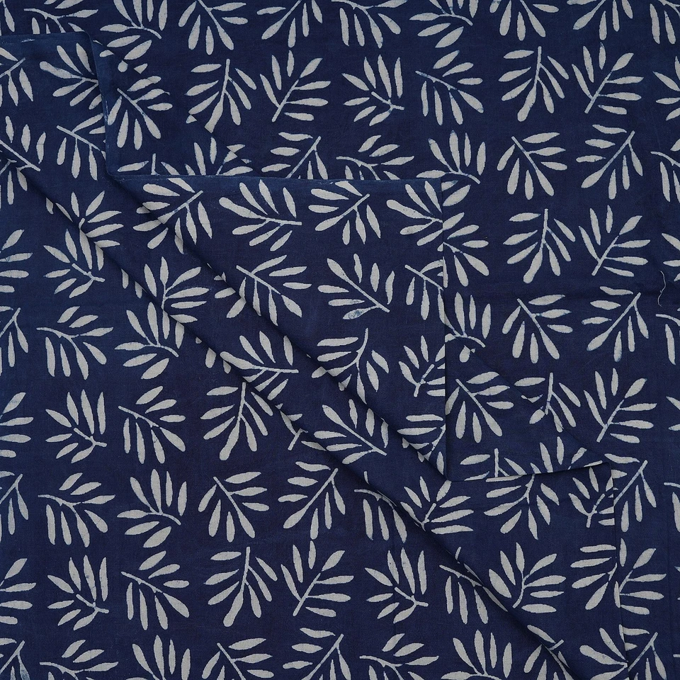 Bloque de mano de madera indio natural Dabu 100 % estampado algodón puro tela azul índigo Foto 2 de 4