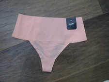 SPANX UNDIE-TECTABLE THONG PANTIES IN PINK TEA SIZE LARGE NEW
