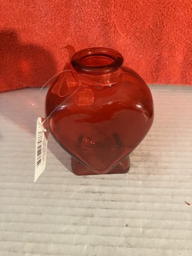 Beautiful Ruby Red Stained Heart Shaped Pressed Glass Bottles /Vases 5". DWk116 - Picture 3 of 5