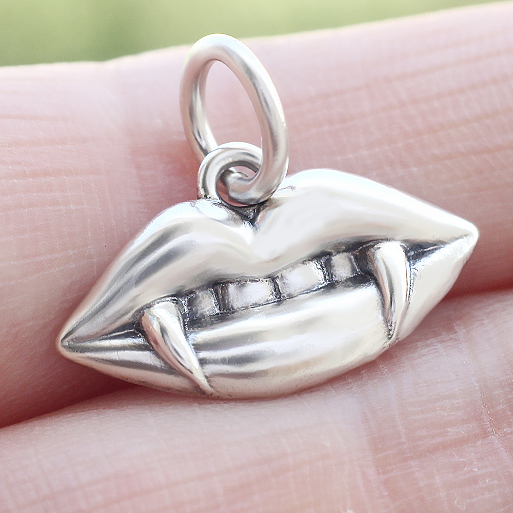 925 Sterling Silver Vampire Teeth Pendant Fangs Lip Charm Mouth