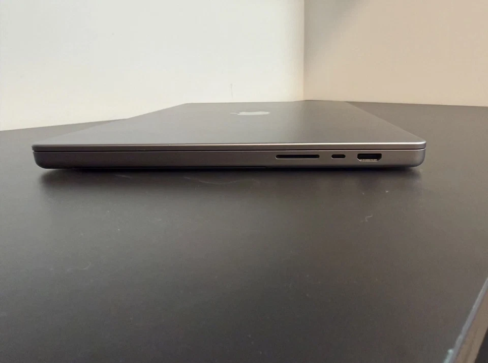 Apple MacBook Pro 16" M1 Pro · 32GB · 4TB, photo 4 of 5
