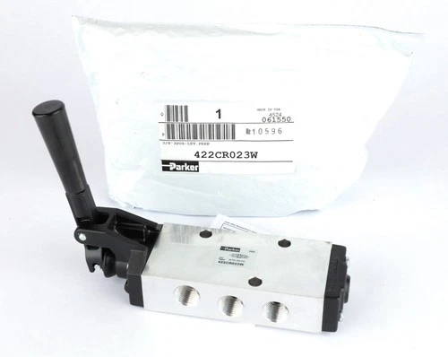 Parker 422CR023W 4/3 Detent Lever Directional Control Valve, 3/8"NPT