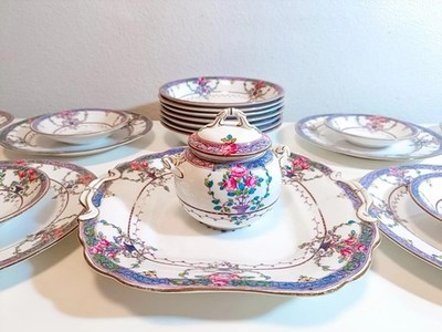 RARE Royal Worcester Fine Bone China  Crescendo  32-pc Set - c.1950's