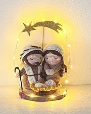 Häkelkrippe, Krippe, Heilige Familie, Weihnachten, LED Lichter, Krippenset,