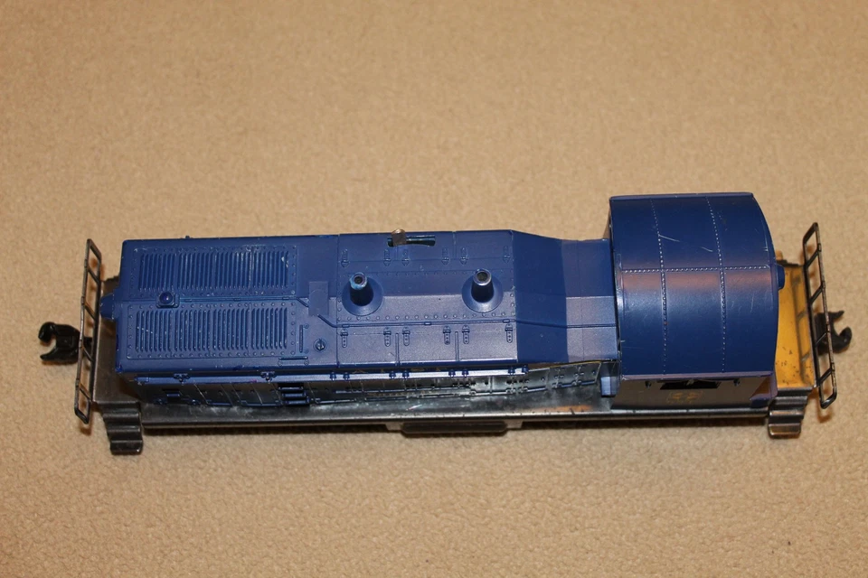 1963-66 LIONEL 634b, Santa Fe NW2 Diesel Switcher. Used. Good cond. No orig box. - Image 3 of 4