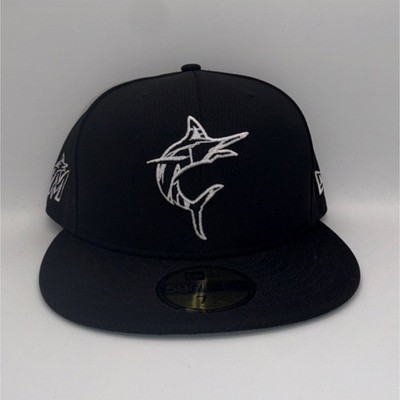 SAMPLE New Era 59FIFTY Black Fitted Cap White Fish Logo 