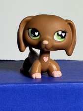 2006 Littlest Pet Shop LPS 556 DACHSHUND Dog Pup Valentines Day Brown Pink Dots