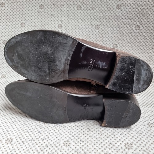 Botas Prada de gamuza marrón Eur 39 - Imagen 16 de 18