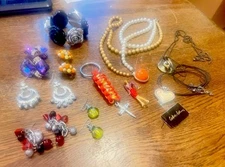 16 Piece Vintage  Costom Jewelry Earrings, Bracelet, Neckless.  b94