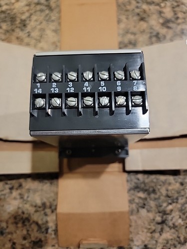 Watlow J-TROL 35-06-07 Temperature Controller - Picture 6 of 10