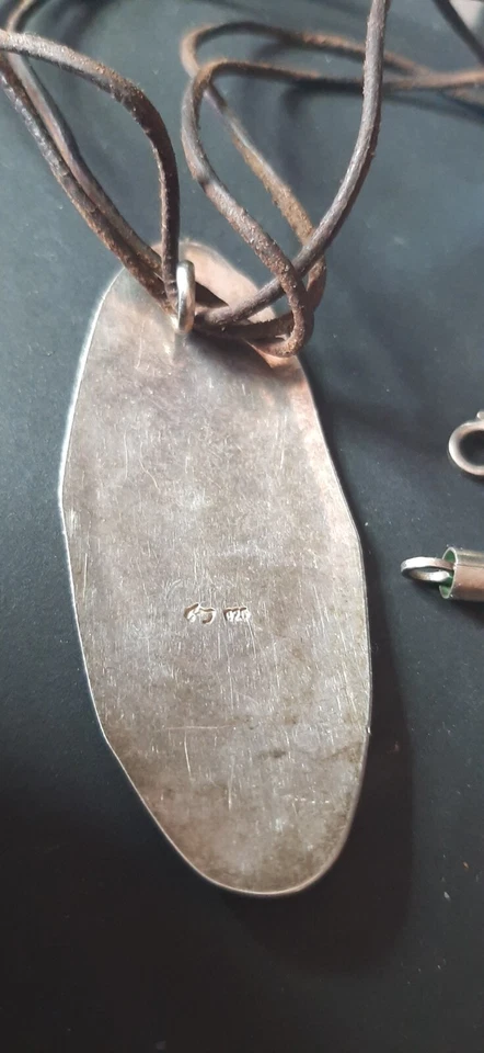 Ciondolo in argento E Smalto -Anni 60 -Laccio In Cuoio - Immagine 3 di 4