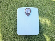 Ancienne Pèse-personne Très Lourde