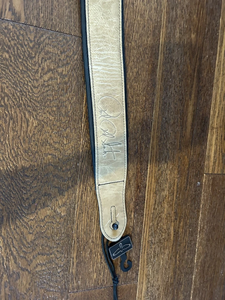 Correa de guitarra PRS 3" acolchada de cuero con firma - arenisca/negro Foto 3 de 4