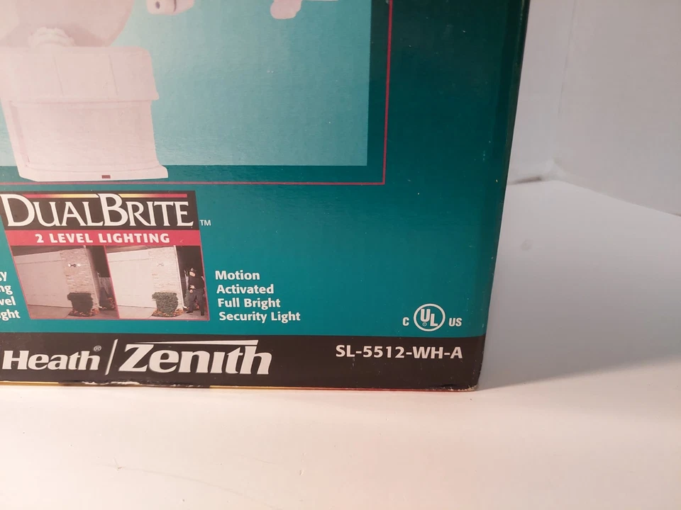 Heath Zenith Motion Sensor Quartz Security Light 240 Detection Zone 3 Level - Image 3 of 4