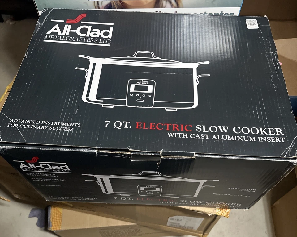 All-Clad Electric Slow Cooker 7 Qt. Preowned. Works great. Original box as shown - Image 2 of 4