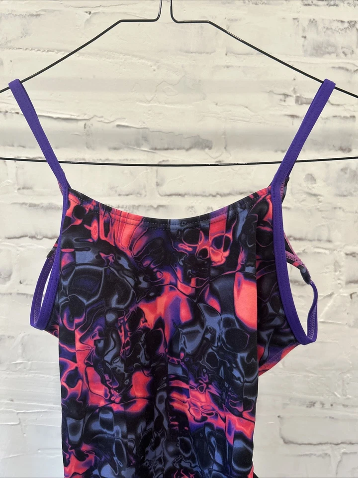 Traje de baño TYR One Piece para mujer X pequeño/28 estampado multicolor carreras Foto 4 de 4