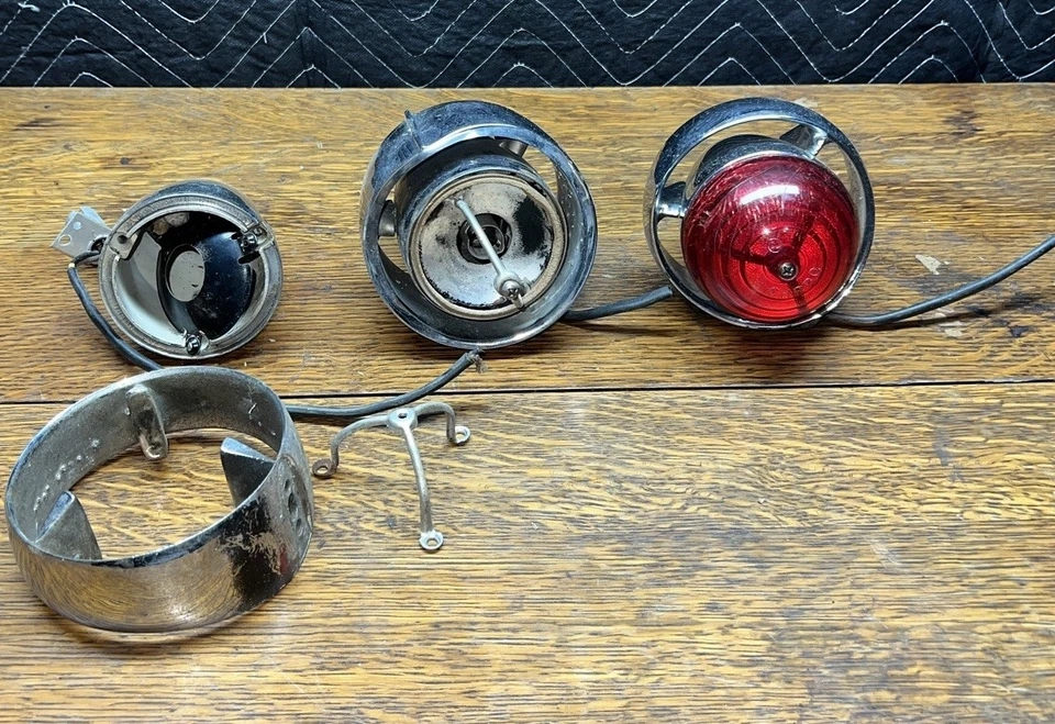 Chrysler Imperial 1955 luces traseras originales Foto 2 de 4