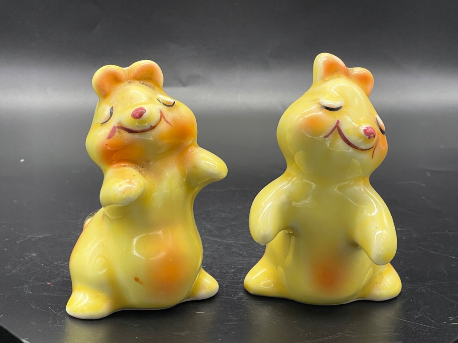 Mid century, ceramic, yellow, Bunny Hug , Van Tellingen , salt/ pepper shakers thumbnail 5