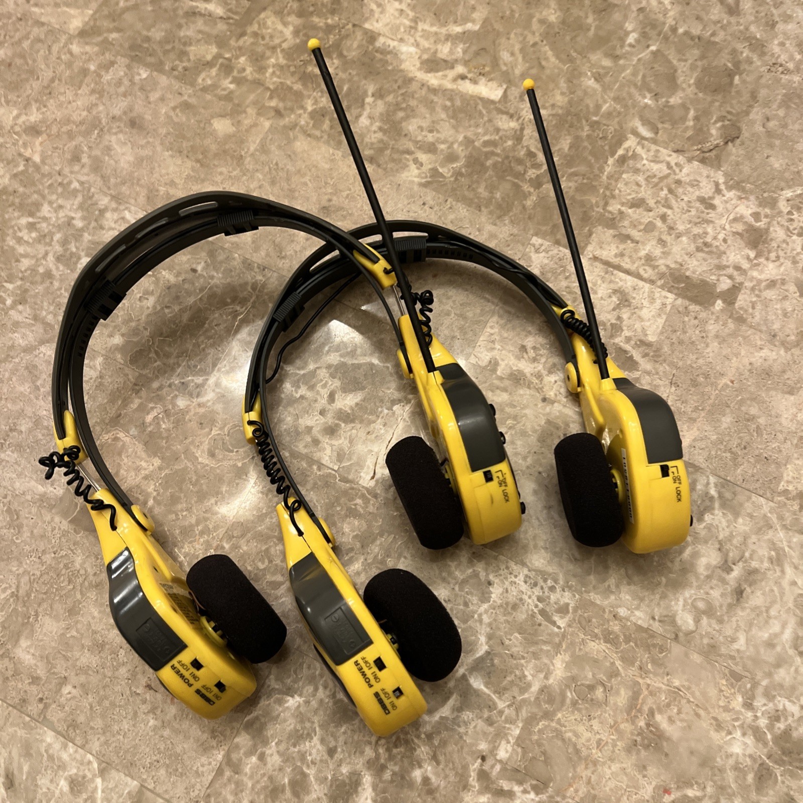 2 KOSS Headphones HR110Y Dynamic Bass Boost Sound AM/FM Stereo Radio Tested