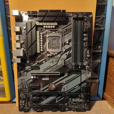 GIGABYTE Z390 UD LGA 1151 Intel Z390 300 Series SATA 6Gb/s ATX Intel Motherboard