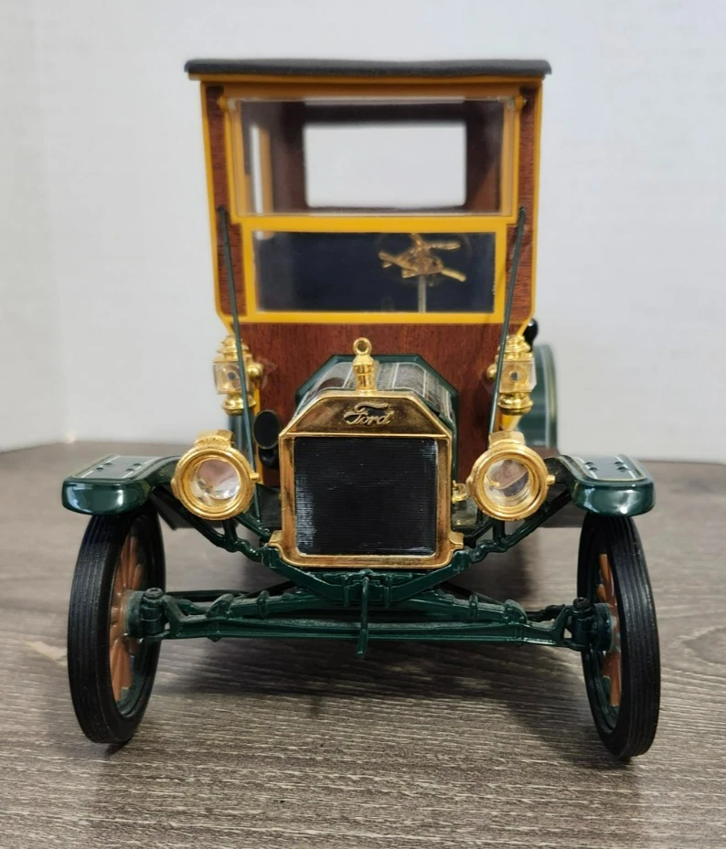 Franklin Mint 1913 Ford Model T Brown Diecast Pick Up Truck 1:16 Scale - Image 4 of 4