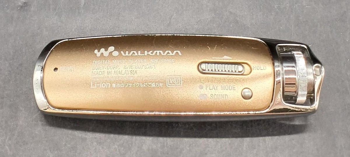 SONY WALKMAN　NW-S706F Sony Walkman NW-S706F Portable Audio Player 4GB Gold Tested
