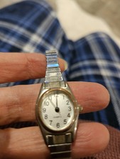 Women's Silver Quartz Oval Analog Wristwatch, Metal Band, Arabic Numerals