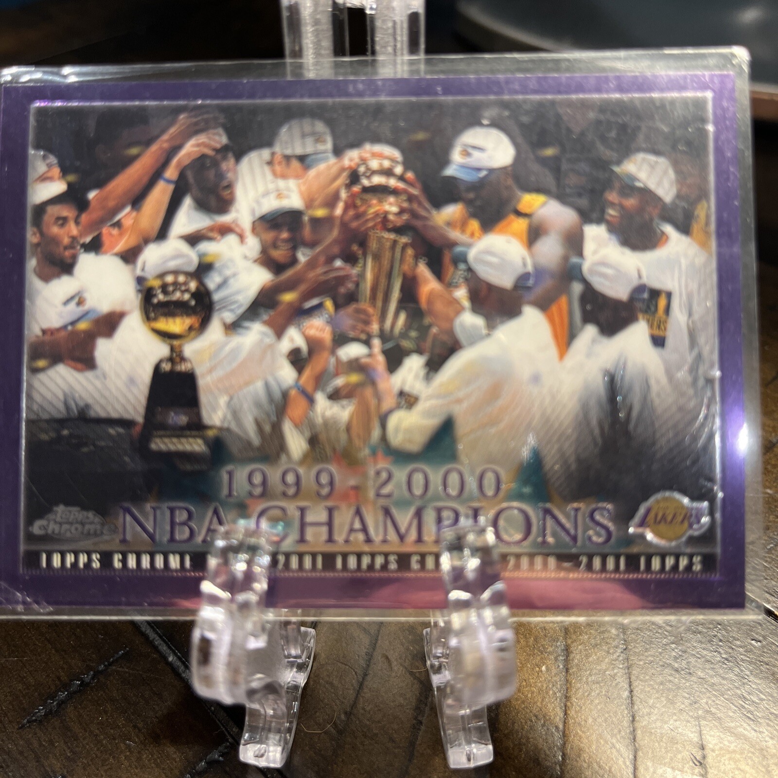 Los Angeles Lakers 2000/01 Topps Chrome World Champions #85 w/ Kobe Bryant A9