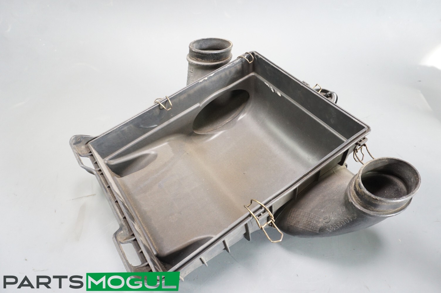 04-08 Maserati Quattroporte M139 Air Intake Cleaner Filter Housing Box OEM