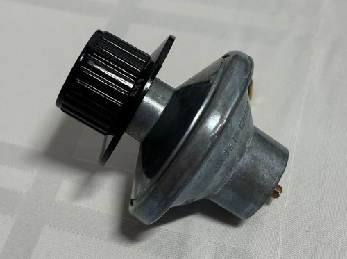 GasSaf Propane Gas Grill Control Valve Table Top Regulator with a 1"-20 Female - Picture 2 of 4